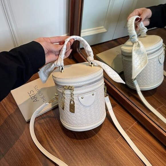 Neiman Marcus Equestrian White Vegan Leather Bucket Bag - Picture 5 of 6